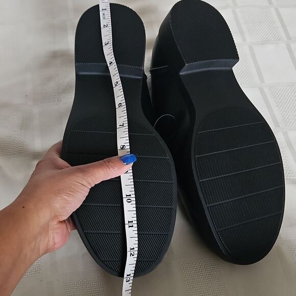 Torrid Women's Black Loafers with Gold Accent - Picture 4 of 16